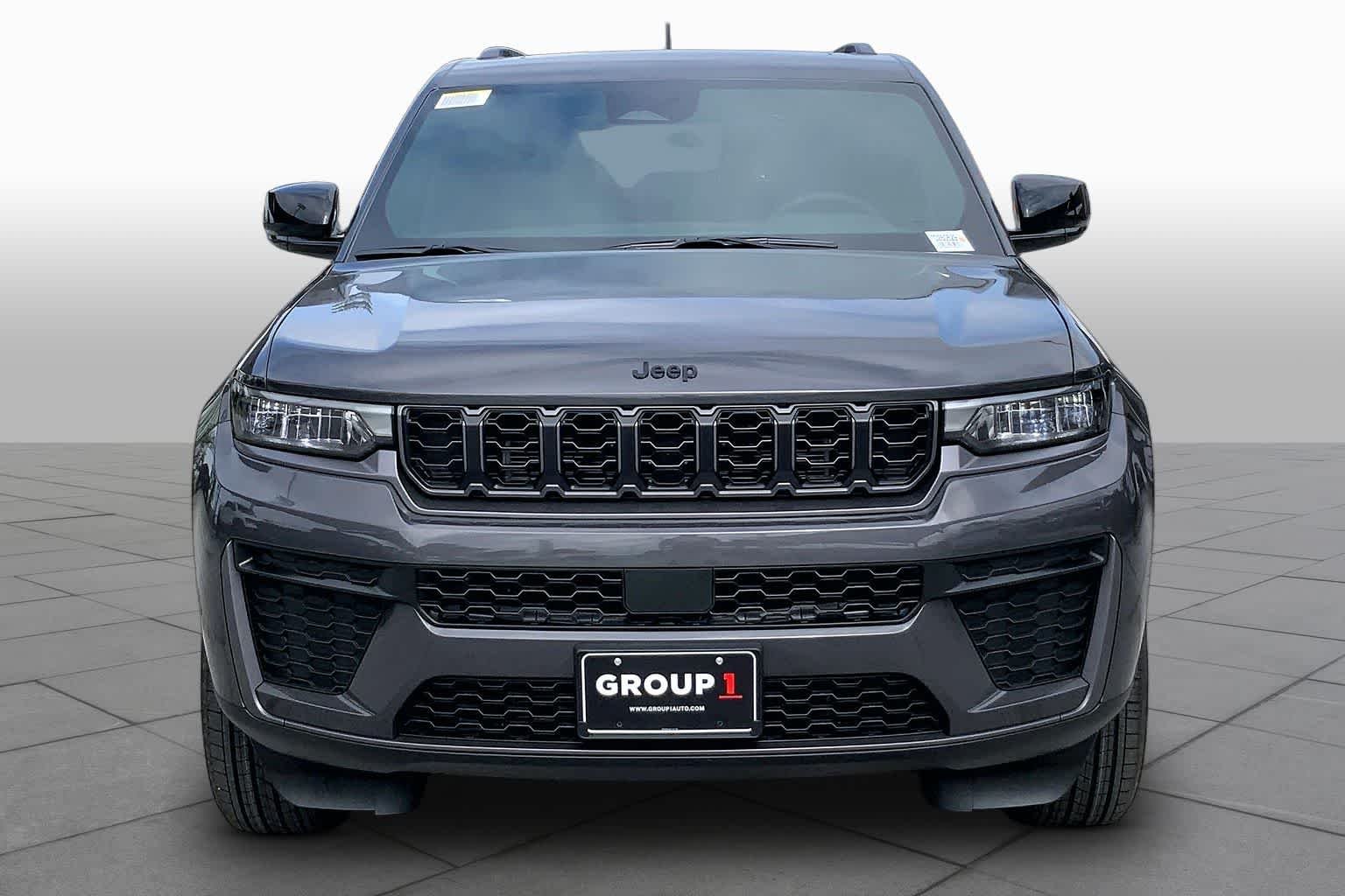 New 2026 Baltic Gray Metallic Clear-Coat Exterior Paint Jeep Laredo Altitude image 3