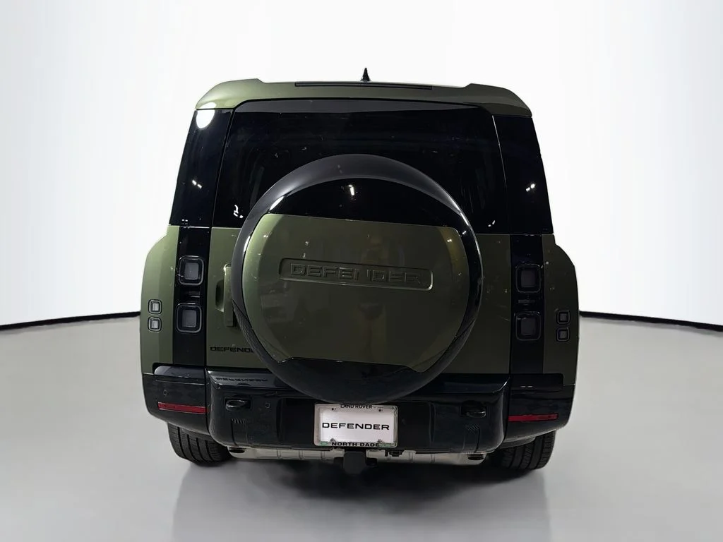 New 2026 Woolstone Green Land Rover X-Dynamic SE image 6