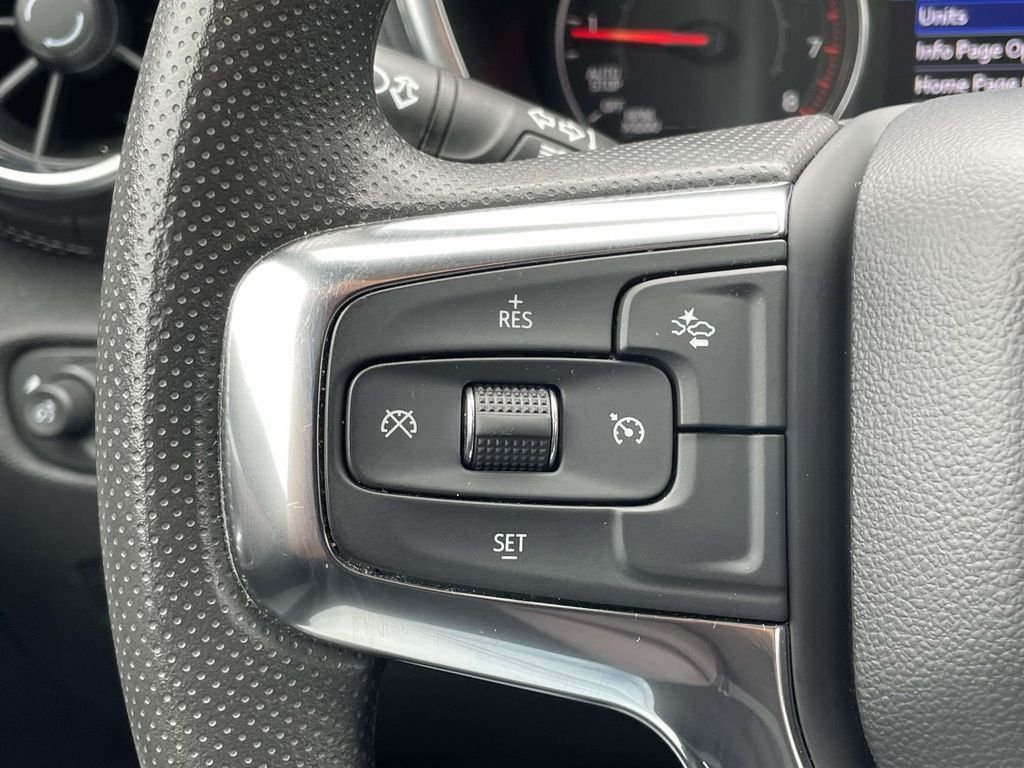 Used 2025 Sterling Gray Metallic Chevrolet LT image 10