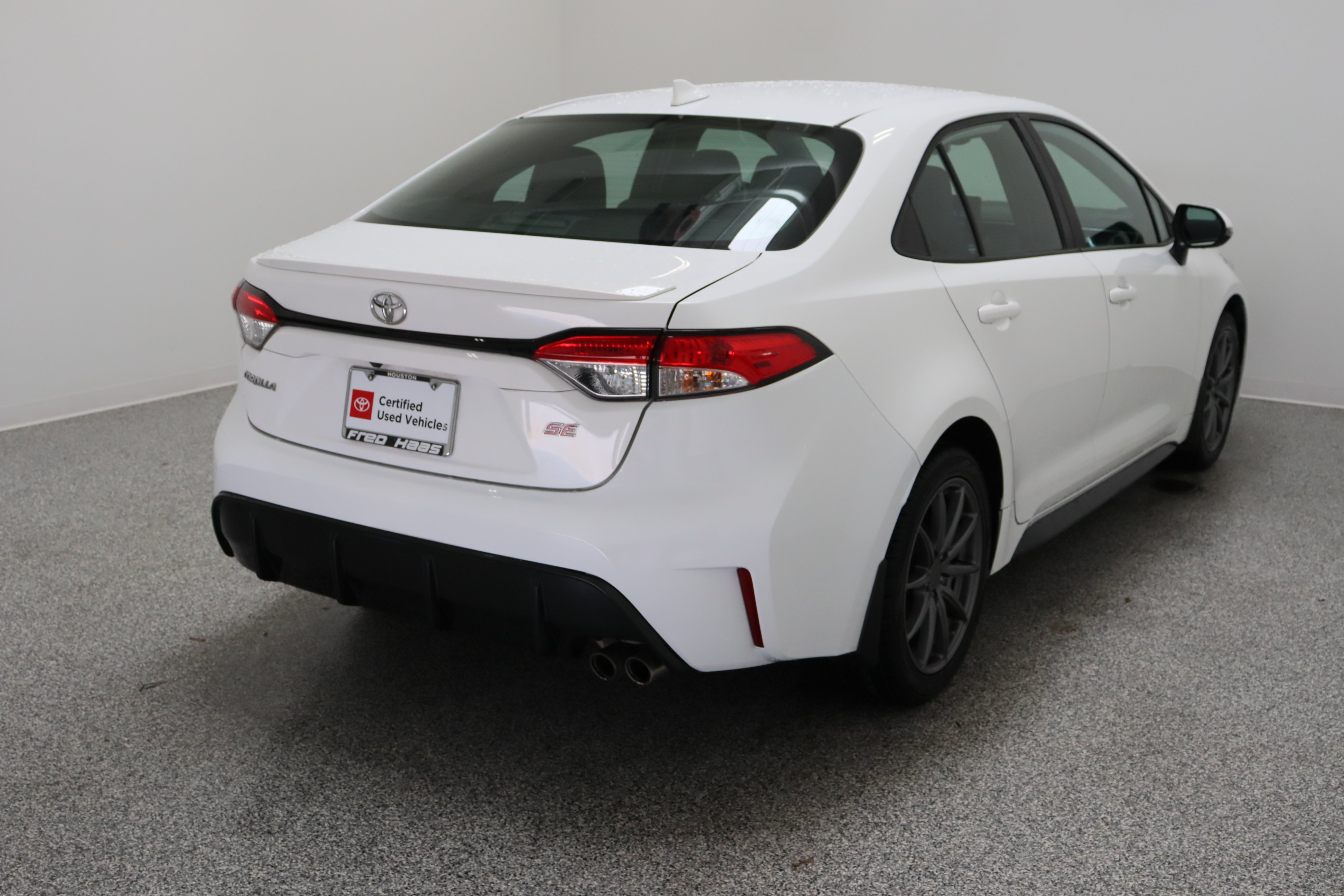 Used 2023 Wind Chill Pearl Toyota SE 2.0L image 7
