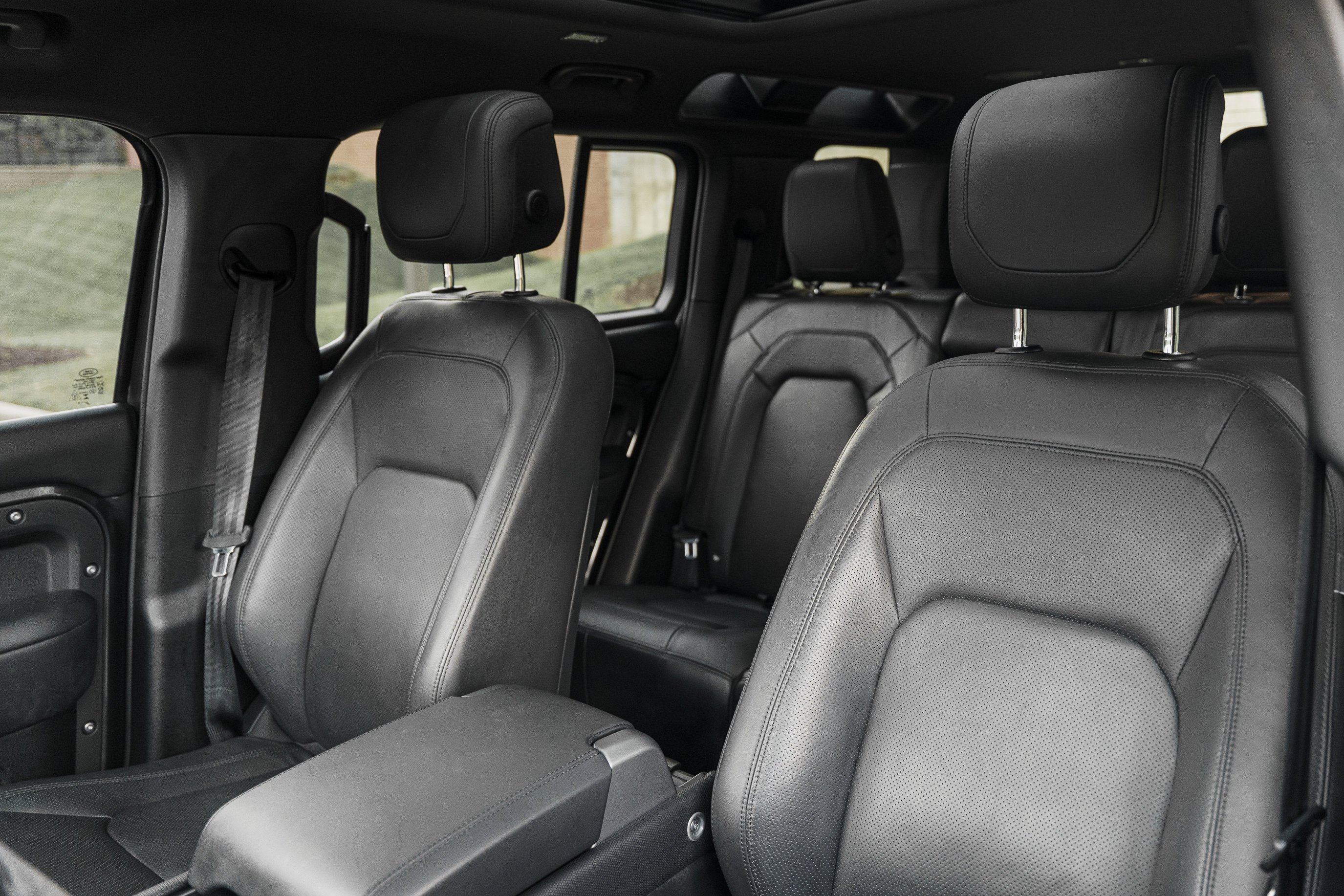 Used 2024 Carpathian Grey Premium Metallic Land Rover Carpathian Edition image 22