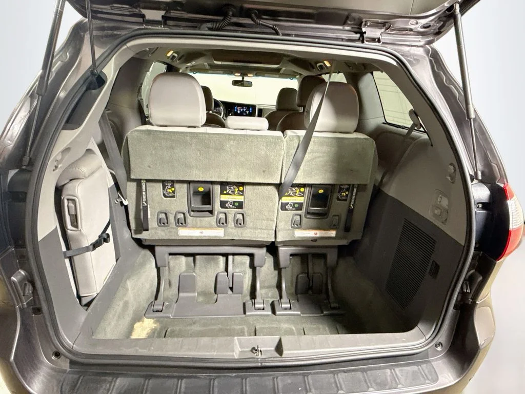 Used 2015 Predawn Gray Mica Toyota XLE Premium image 24