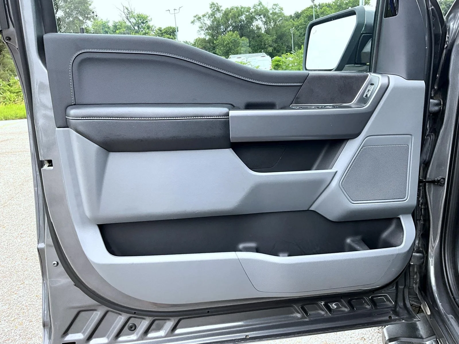 Used 2024 Gray Ford XLT image 11