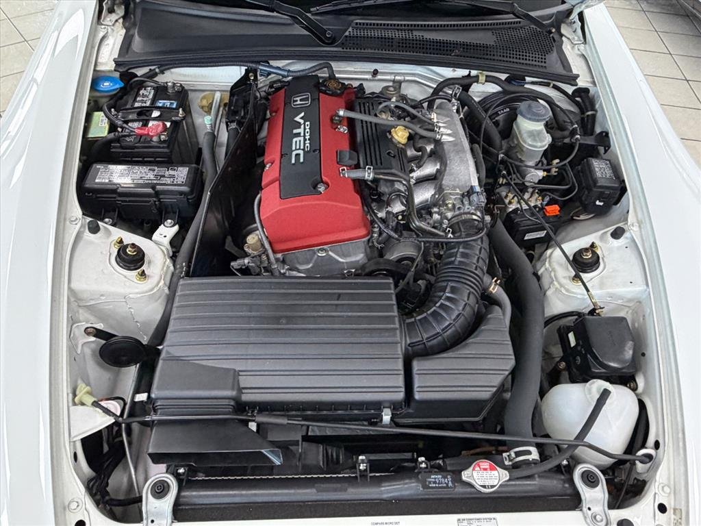 Used 2003 Grand Prix White Honda Base image 23
