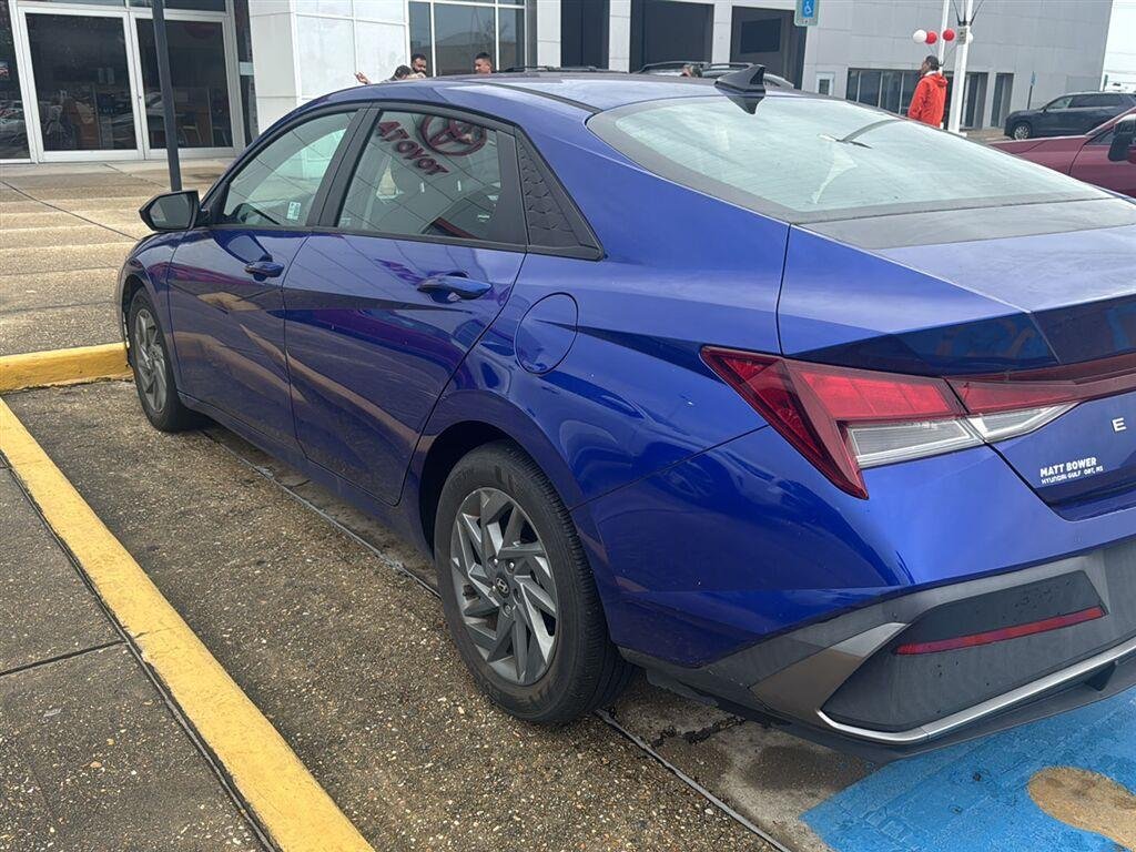 Used 2024 Intense Blue Hyundai SEL image 4