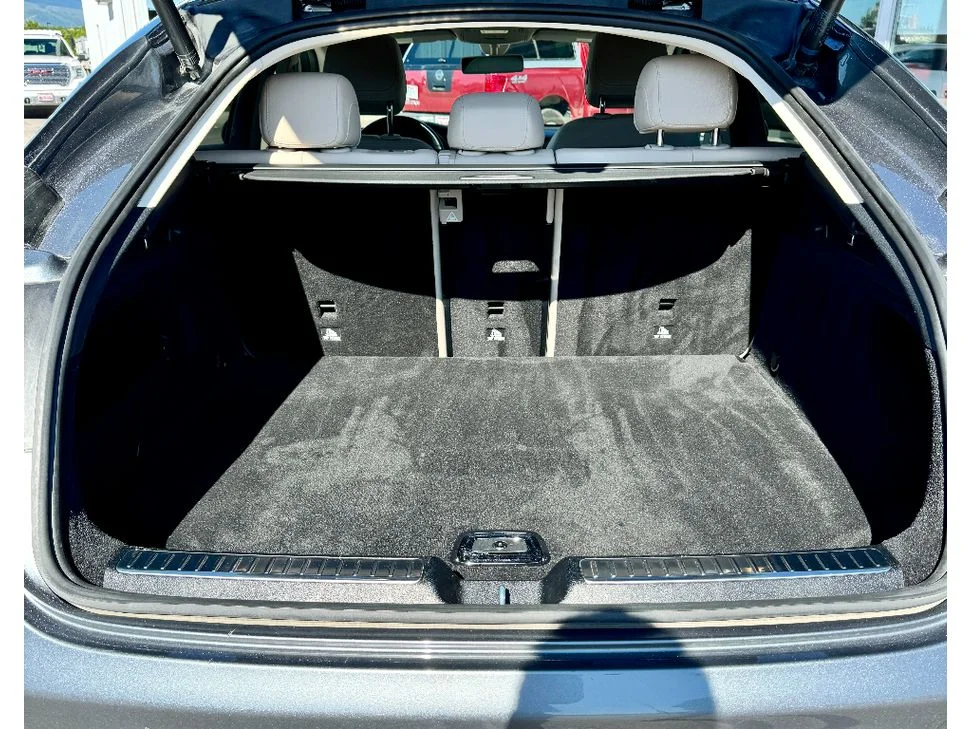 Used 2020 Black Mercedes-Benz GLC 300 image 5