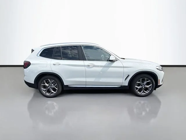 Used 2022 White BMW xDrive30i image 8
