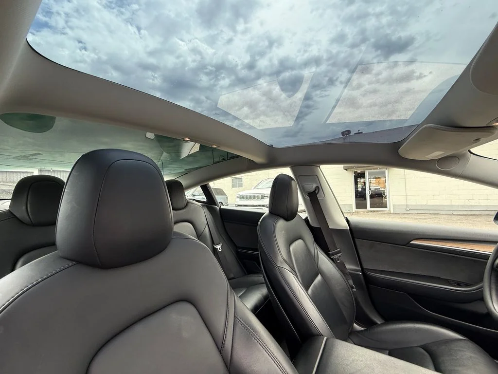 Used 2022  Tesla Base image 28