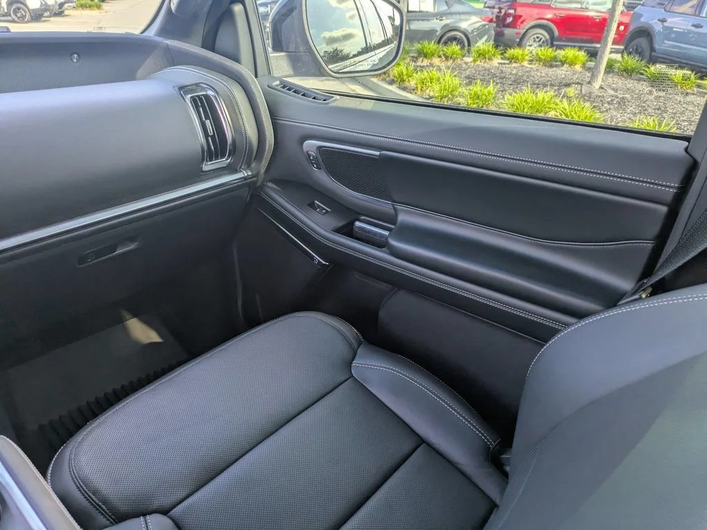 2025 Ford Expedition Platinum - Photo 20