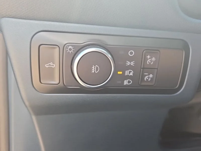 Used 2025 Gray Ford Lobo High image 28