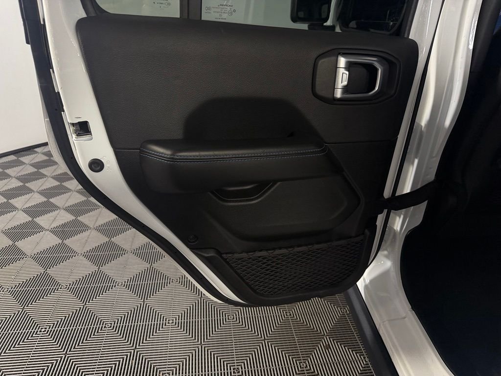 Used 2024 White Jeep Rubicon 4xe image 28