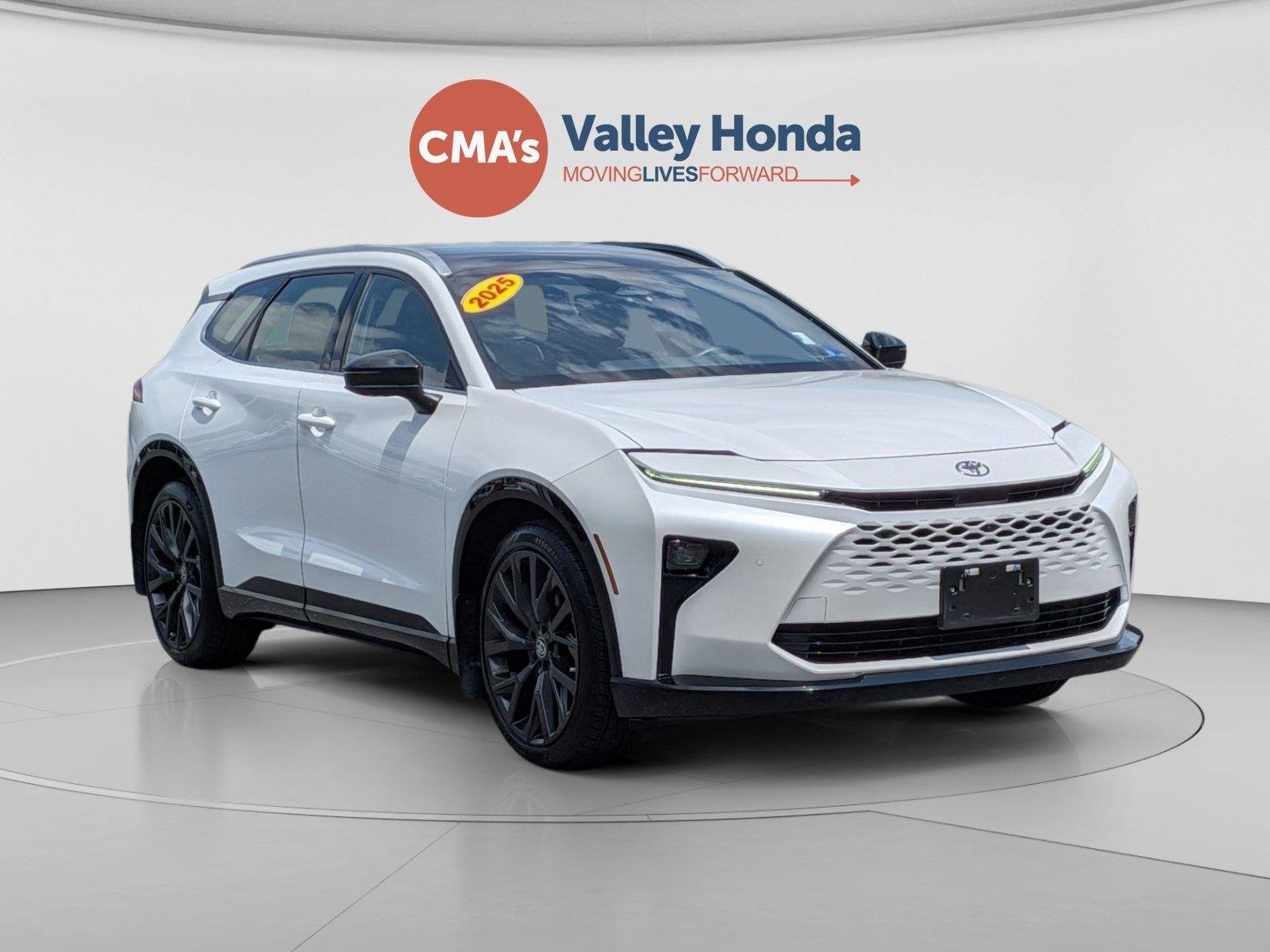 Used 2025 Oxygen White Toyota Limited image 7