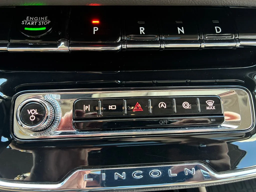 Used 2023 Crystal Red Metallic Lincoln Reserve image 22