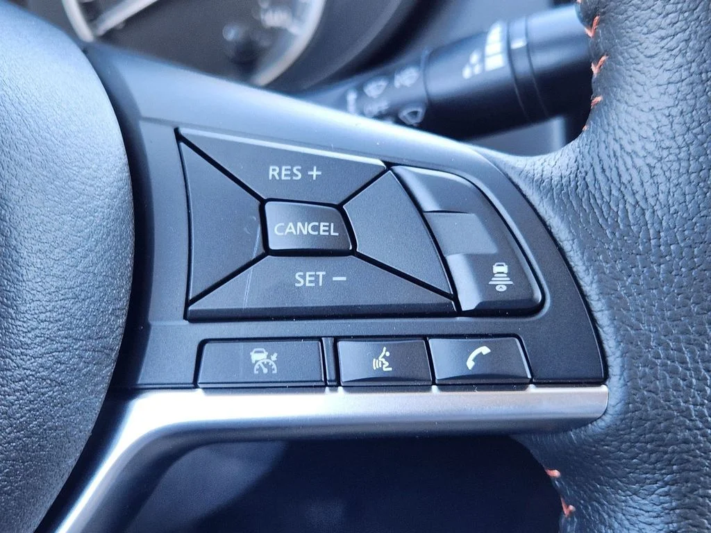 2025 Nissan Versa Sedan SR - Photo 19