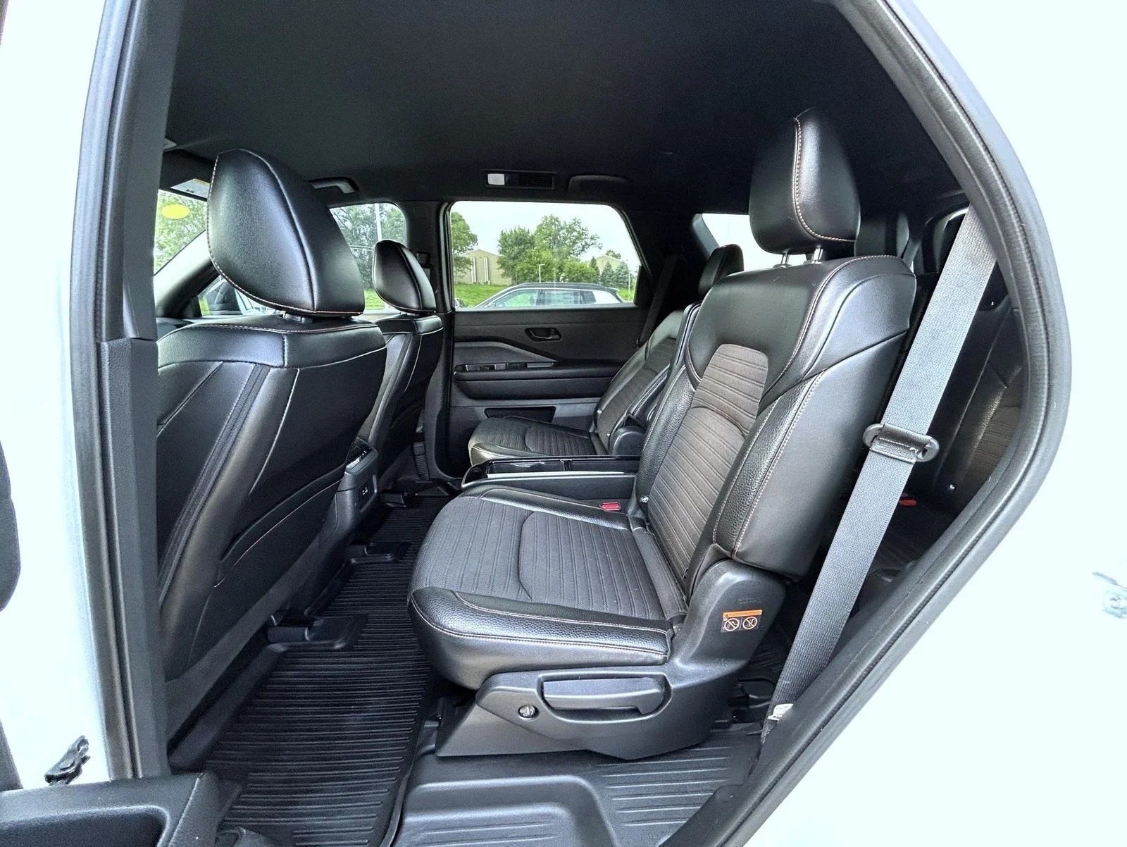 Certified Used 2024 White Nissan Rock Creek image 20