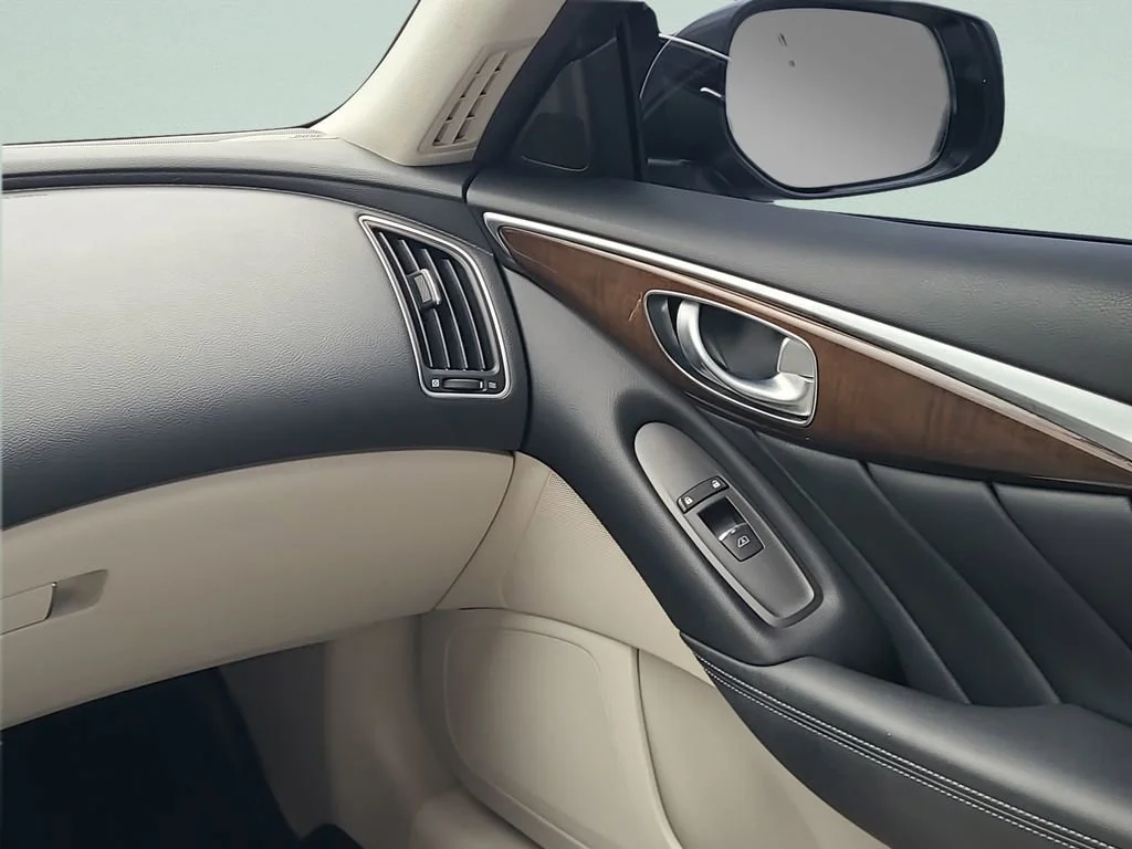 Used 2014 Silver INFINITI Premium image 13
