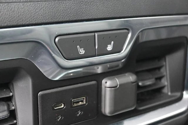 Used 2019 WHITE FROST TRICOAT GMC Denali image 23