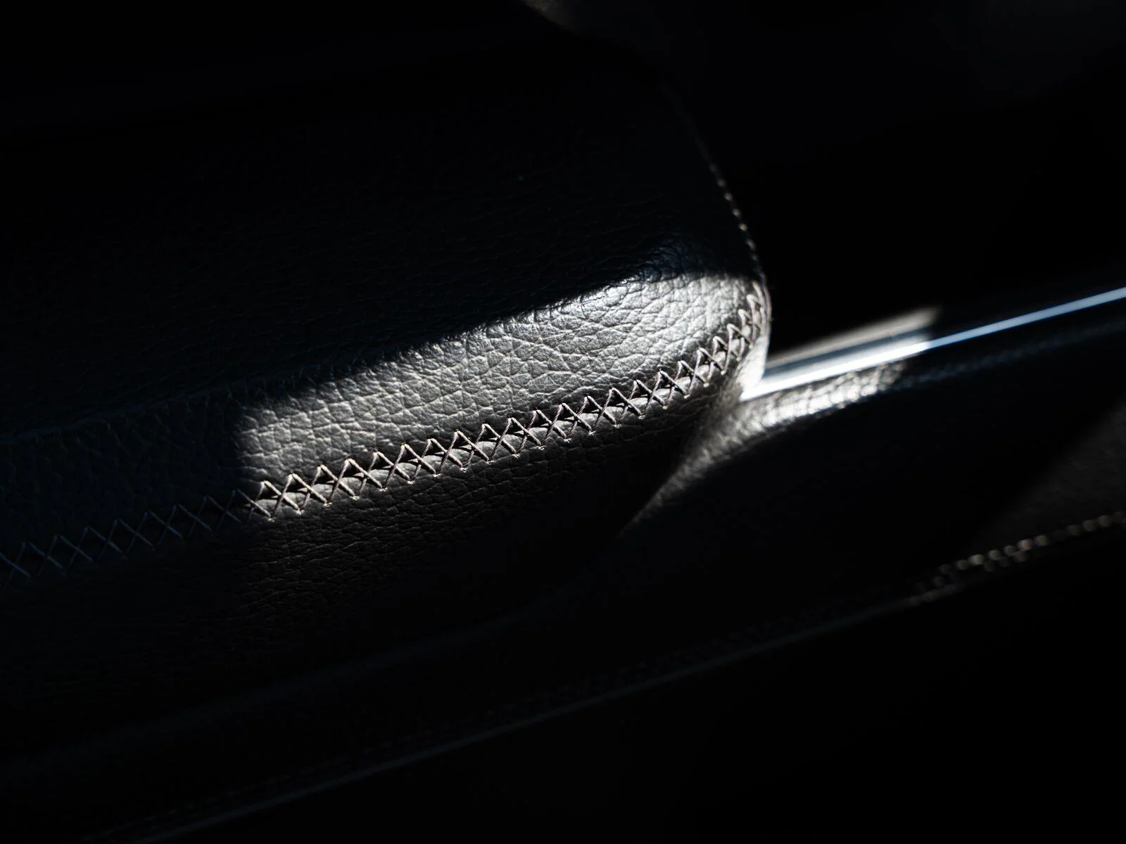 Used 2025 Onyx Black GMC Denali image 38