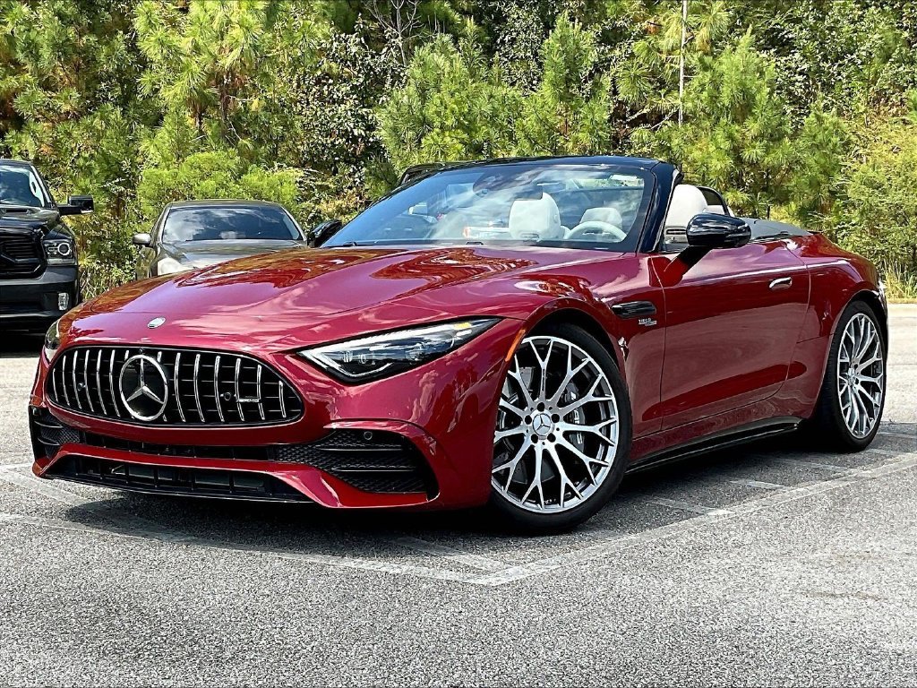 Certified Used 2025 MANUFAKTUR Patagonia Red Metallic Mercedes-Benz SL 43 AMG® image 2