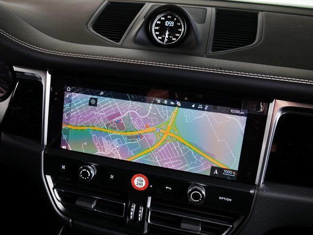 2025 Porsche Macan T - Photo 19