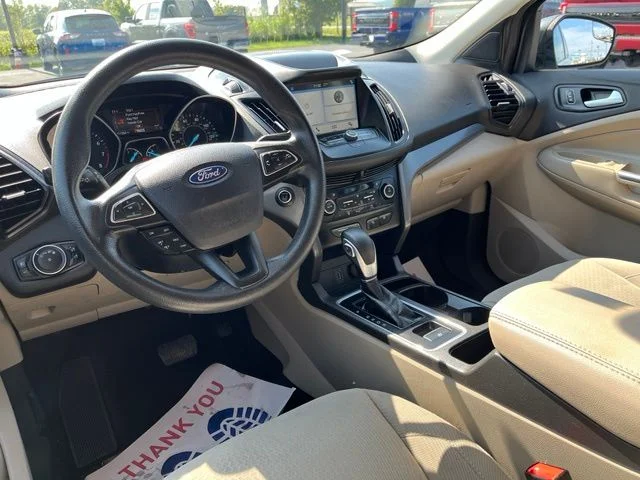 Used 2019 Green Ford SE image 8