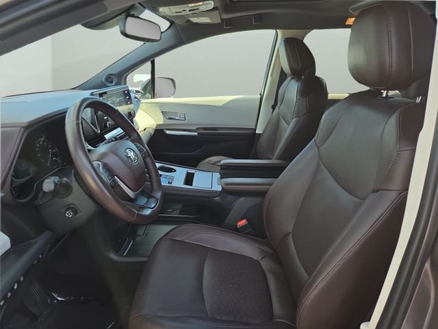 Used 2022 Gray Toyota Platinum image 36