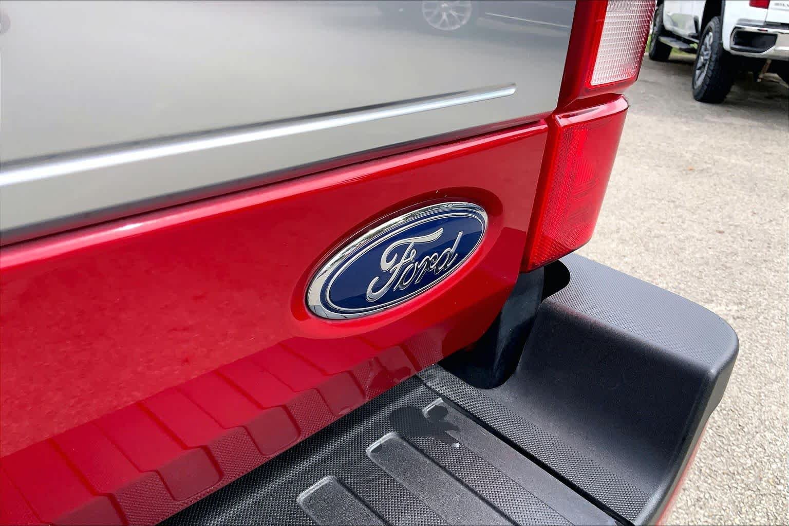 Used 2022 Rapid Red Metallic Tinted Clearcoat Ford F-250 Pickup Platinum image 31