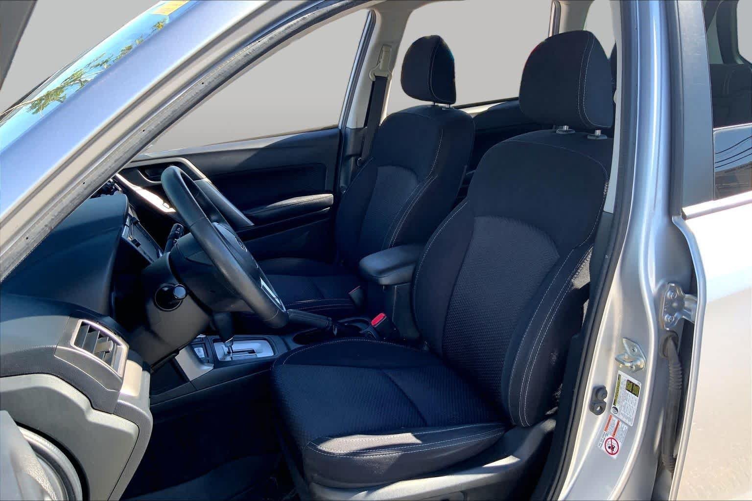 Used 2018 Ice Silver Metallic Subaru Premium image 7