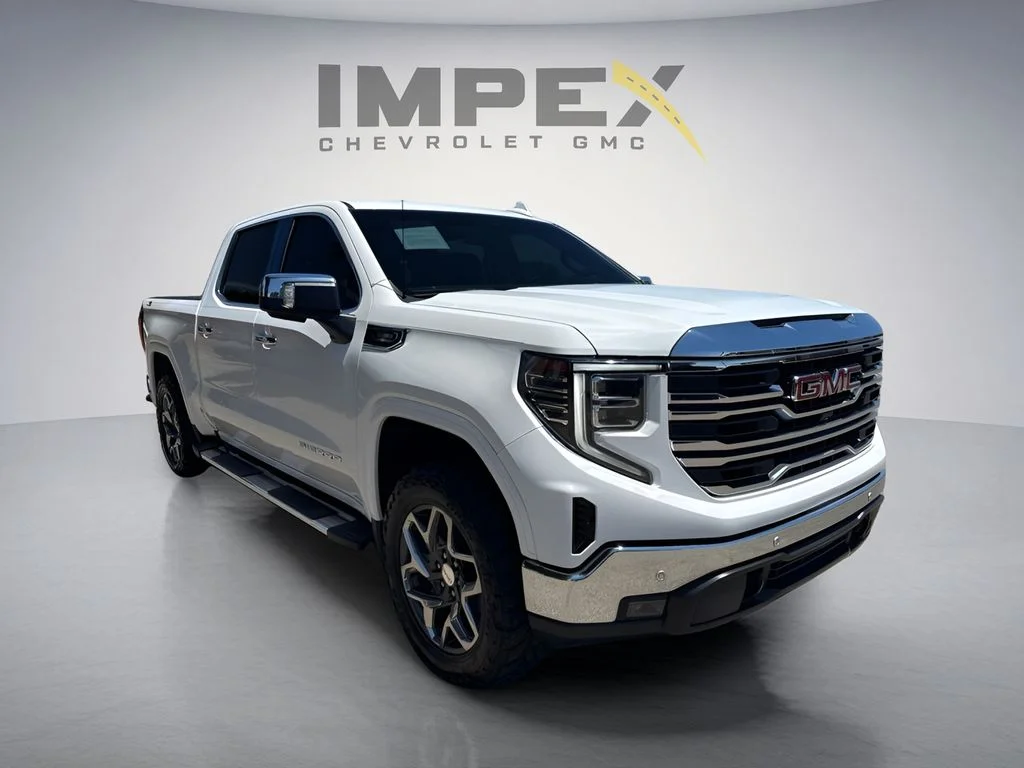 Used 2023 White GMC SLT image 7