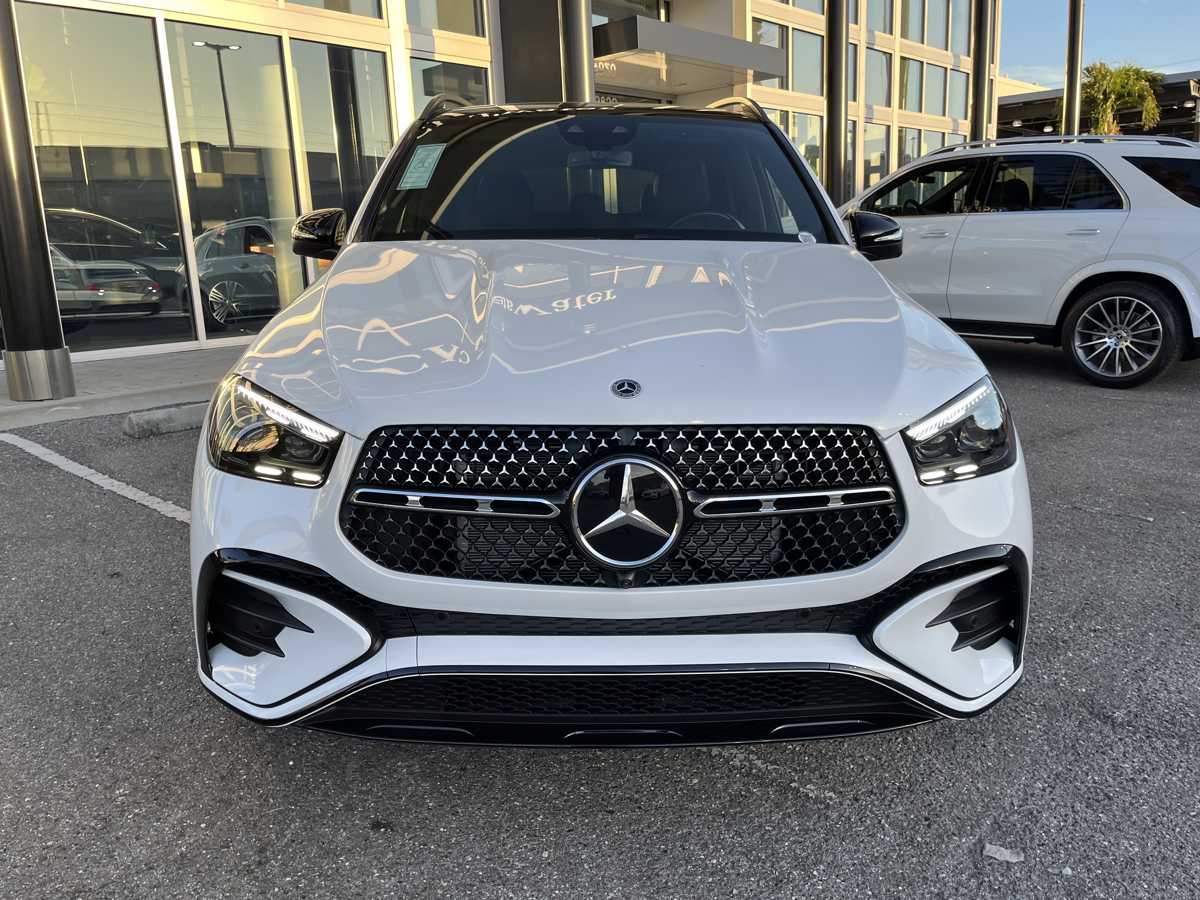 New 2026 MANUFAKTUR Moonlight White Metallic Mercedes-Benz GLE 580 image 10