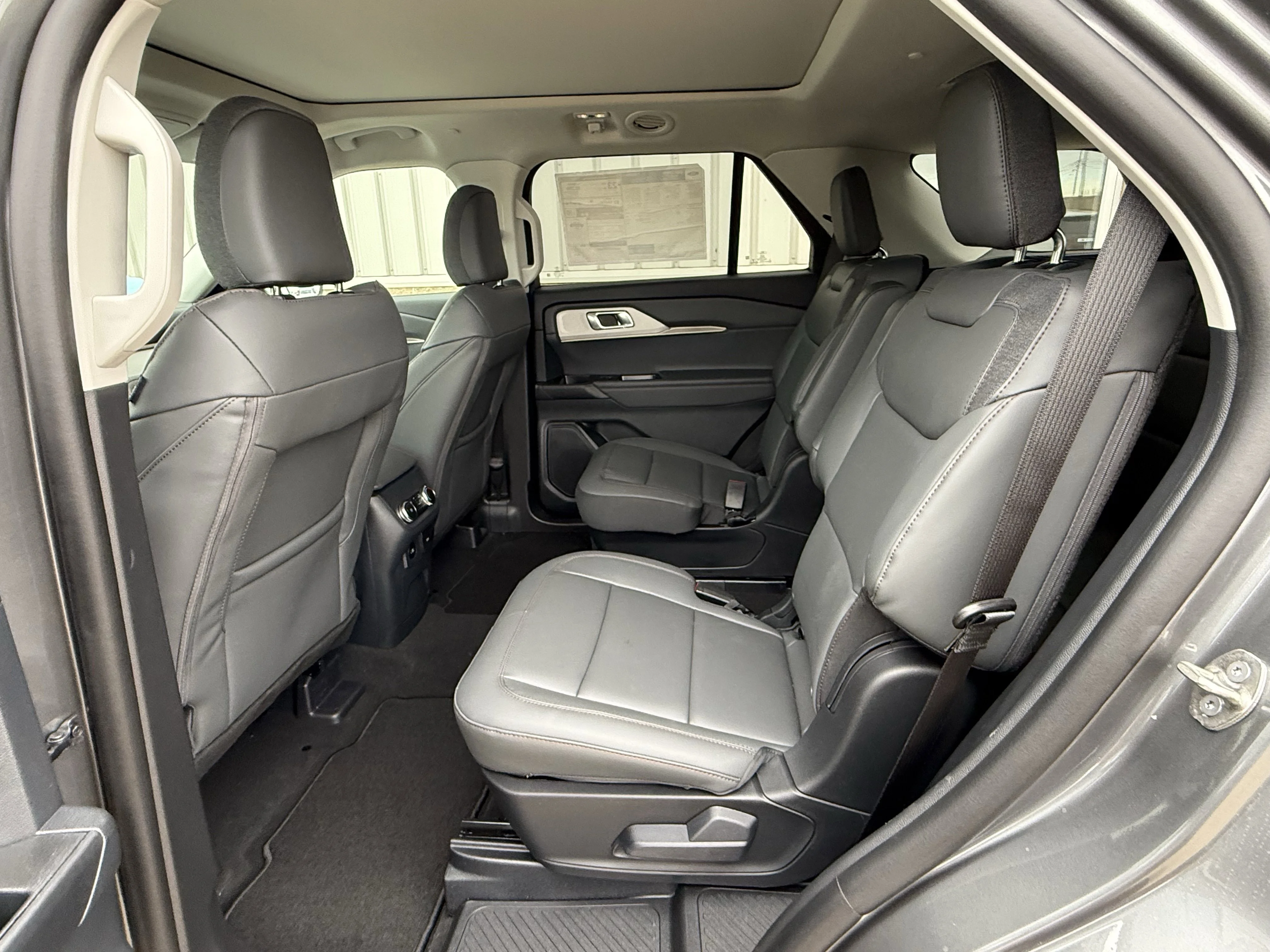 2026 Ford Explorer Active - Photo 7