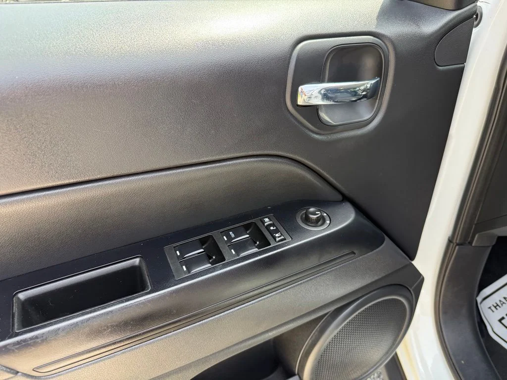 Used 2015 White Jeep Sport image 10