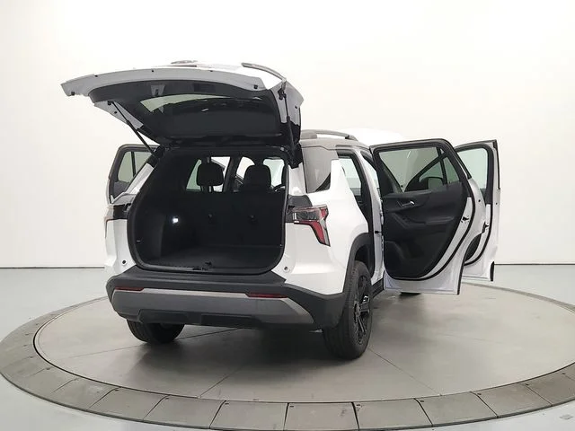 New 2027 White Chevrolet LT image 15