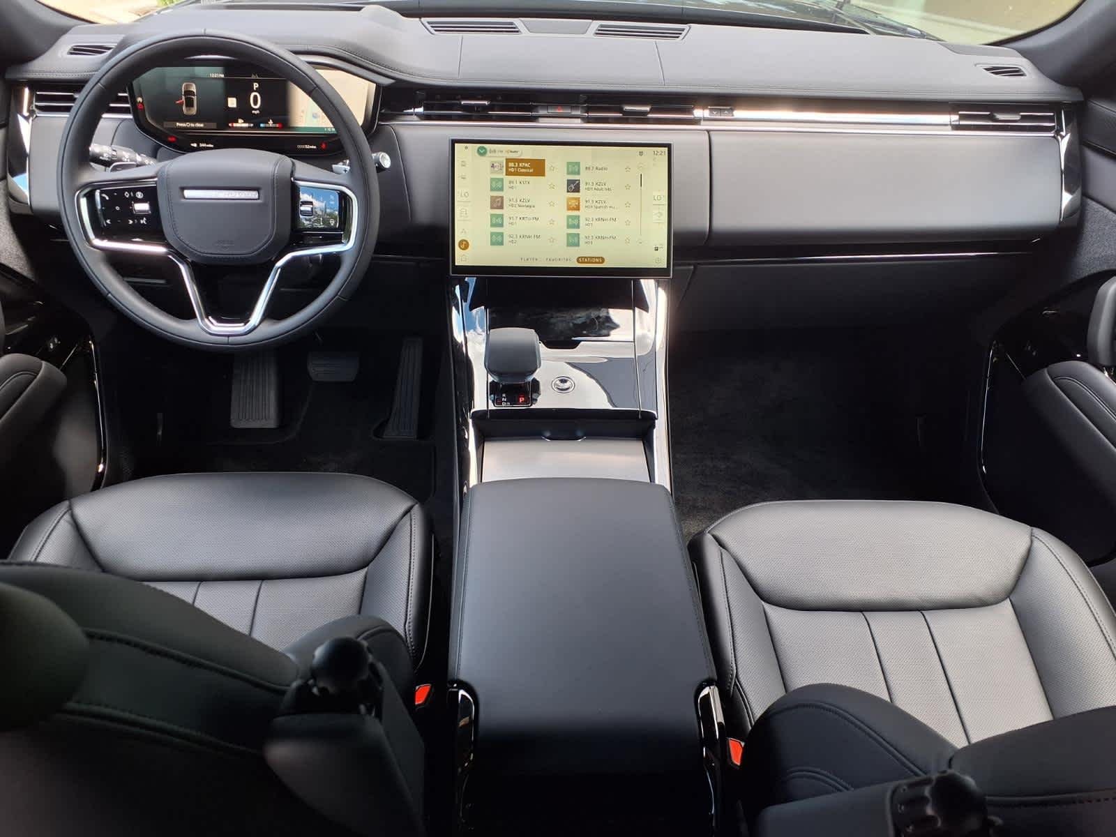 New 2026 Santorini Black Land Rover SE image 19