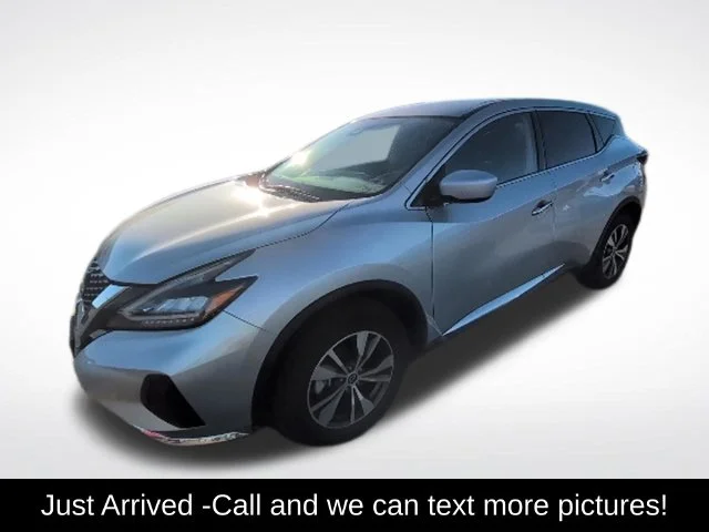 Used 2023 Silver Nissan S image 1