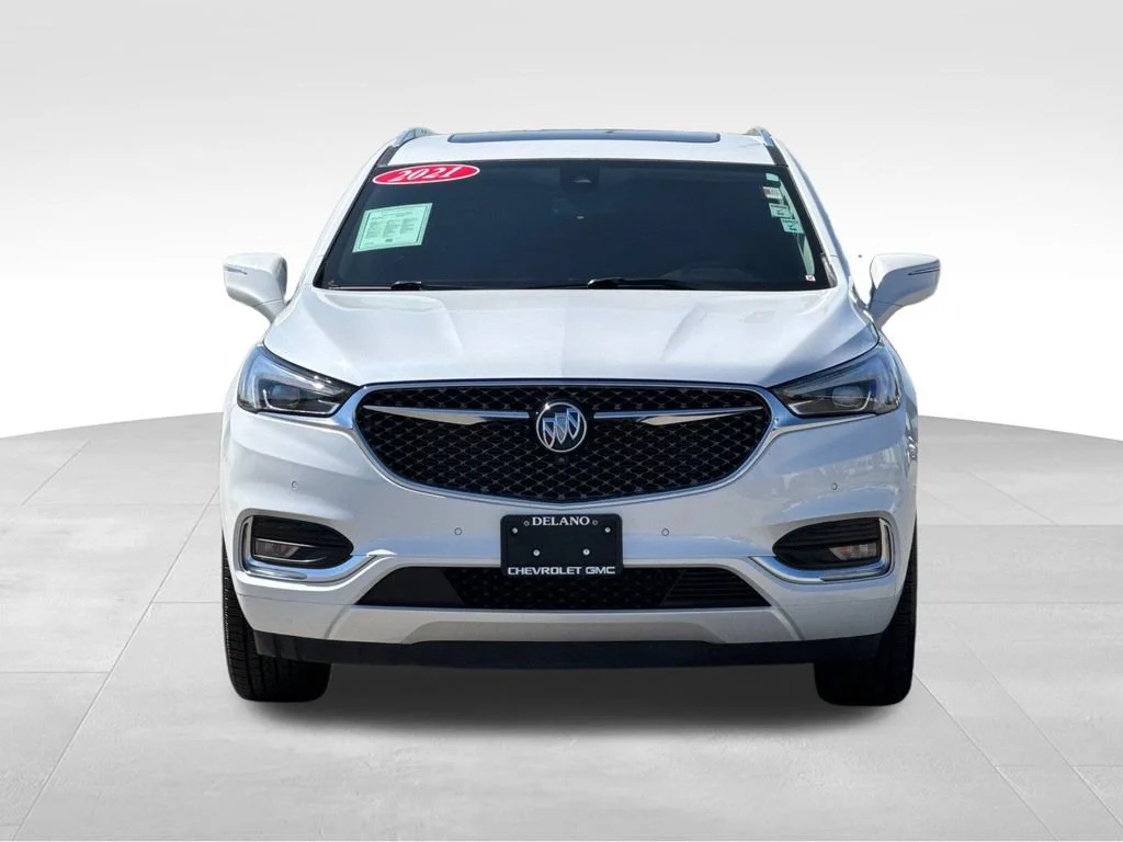 Used 2021 WHITE FROST TRICOAT Buick Avenir image 8
