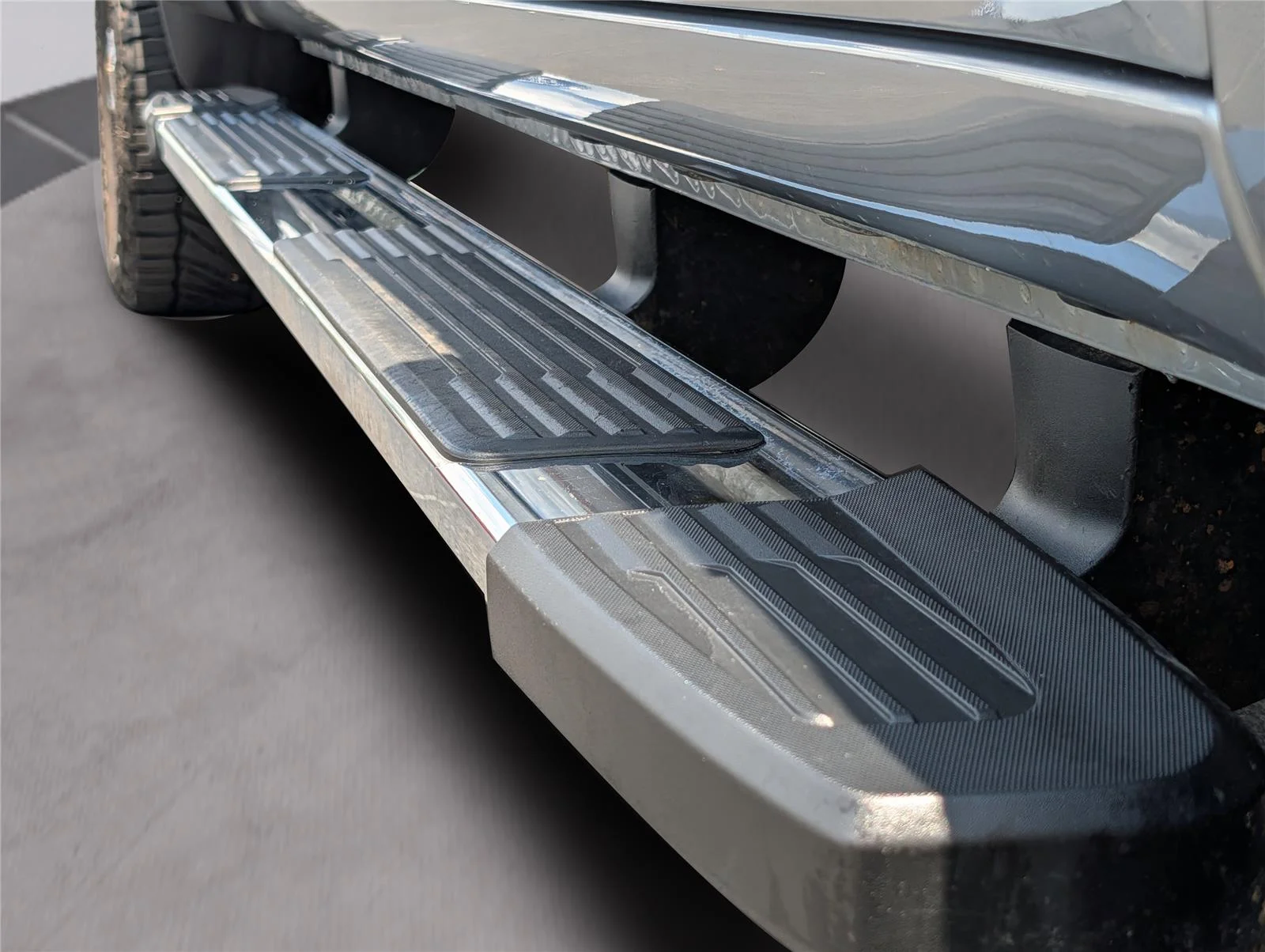 Used 2025 Sterling Gray Metallic Chevrolet LTZ image 43