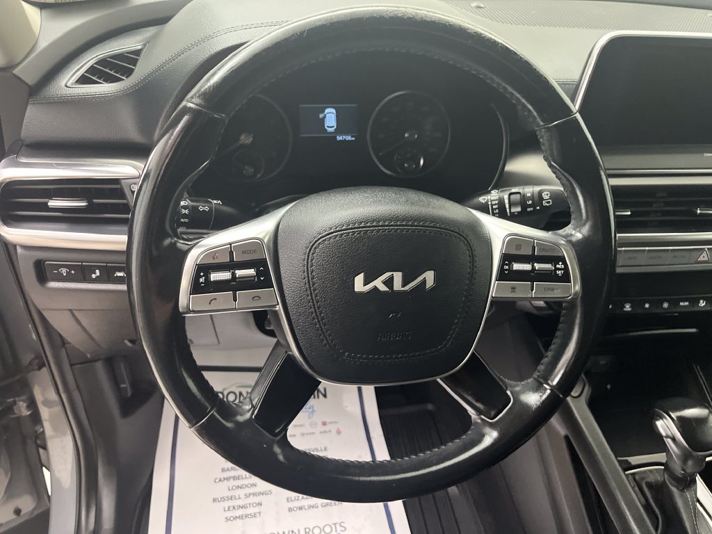 Used 2022 Silver Kia S image 16