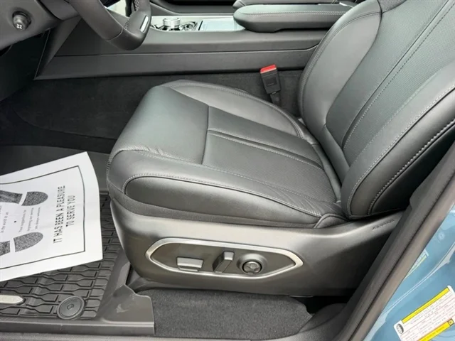 New 2026 Steel Blue Exterior Paint Jeep Limited Reserve image 24