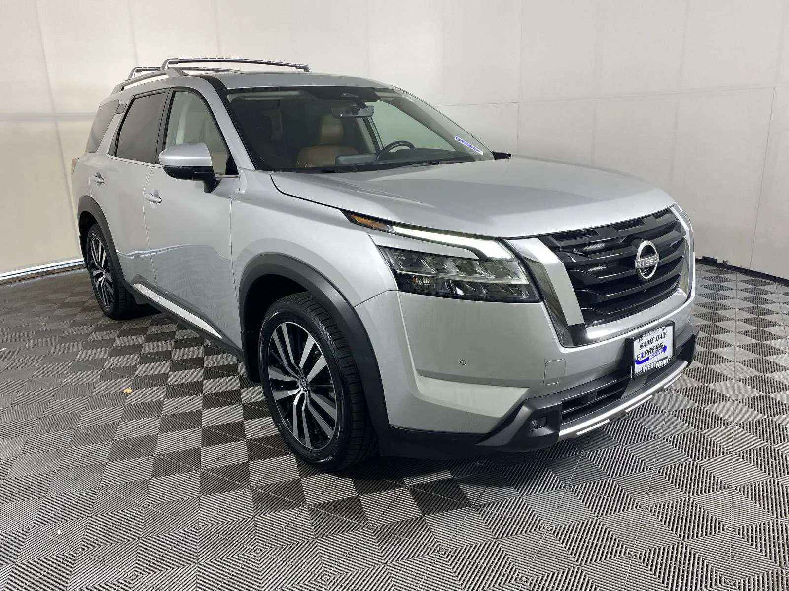 Used 2023 Brilliant Silver Metallic Nissan Platinum image 11