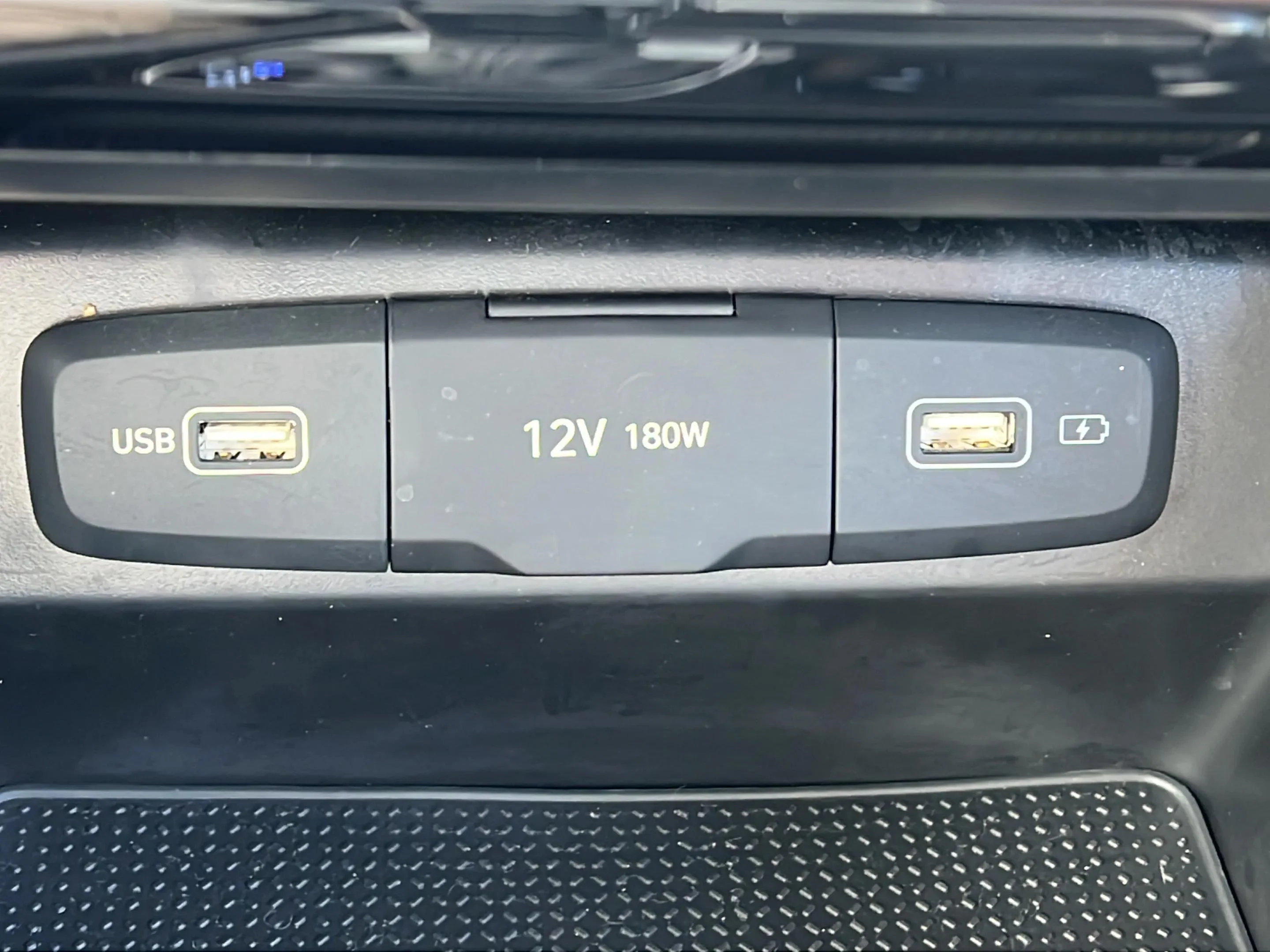 Used 2024 Shimmering Silver Hyundai SE image 22