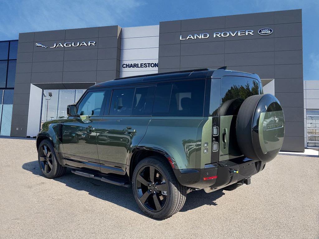 New 2026 Woolstone Green Metallic Land Rover X-Dynamic SE image 3
