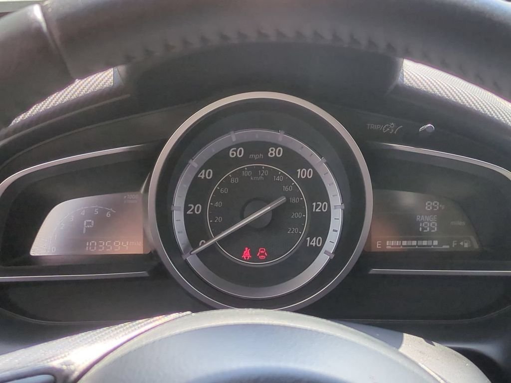 Used 2016 White Mazda Touring image 17