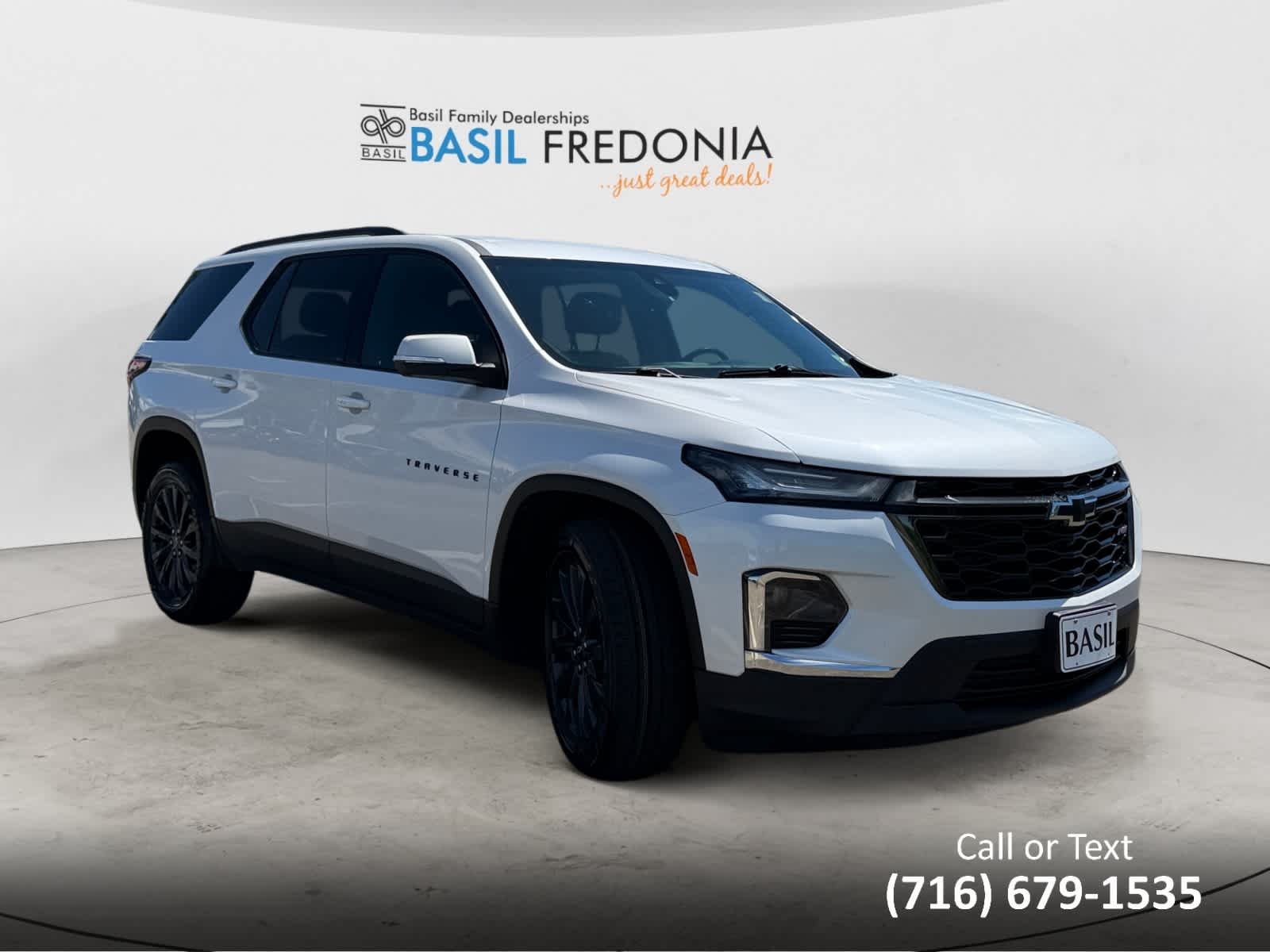 Used 2022 Iridescent Pearl Tricoat Chevrolet RS image 11