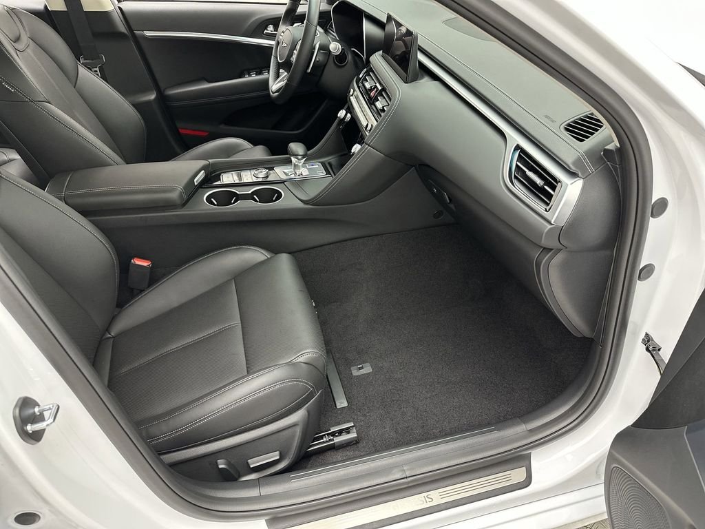 2026 GENESIS G70 Standard - Photo 24