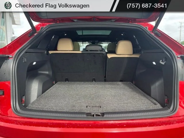 Used 2024 Aurora Red Metallic Volkswagen 2.0T SE w/Technology image 32