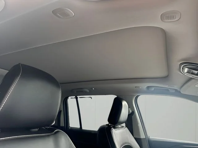 Used 2022 White Jeep 4xe image 52