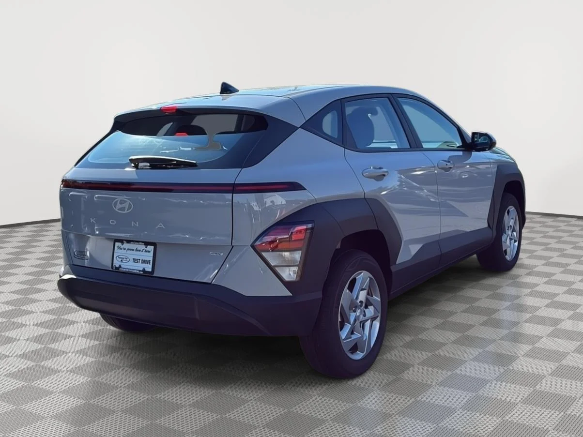 Used 2026 Cyber Gray Metallic Hyundai SE image 5
