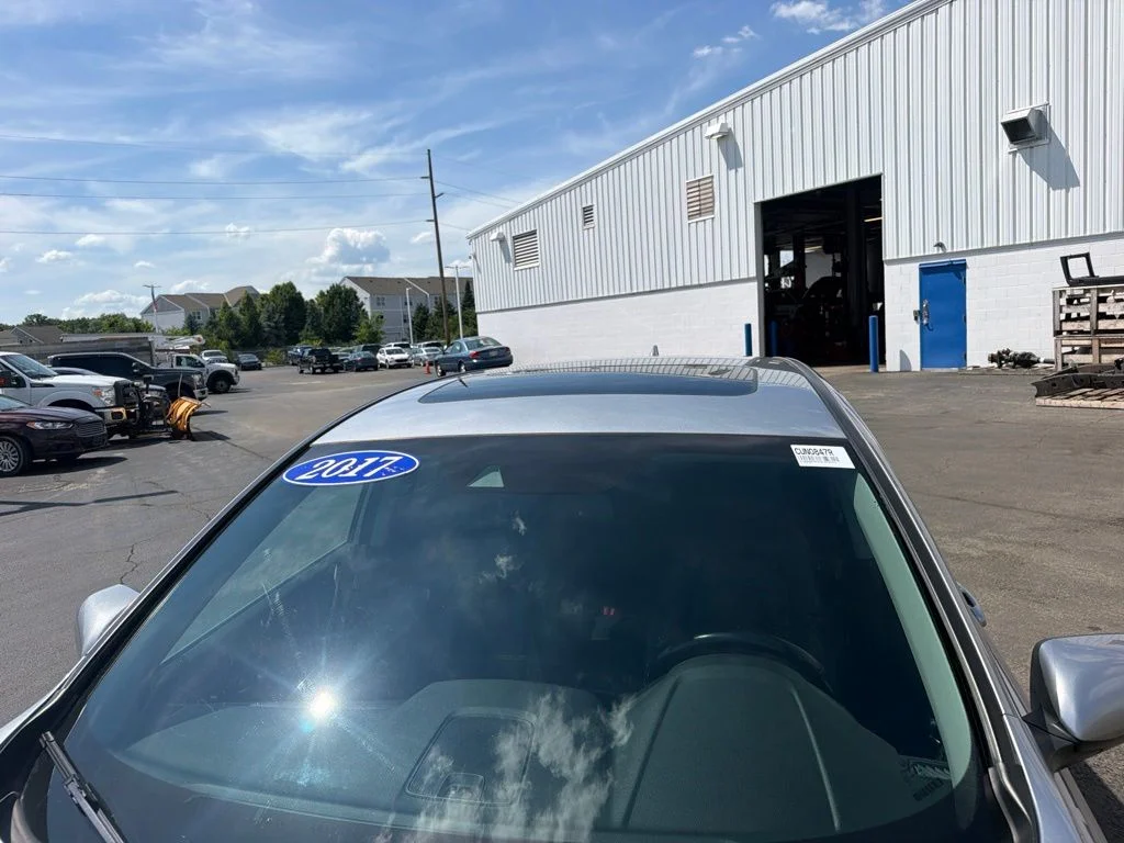 Used 2017  Honda EX-L image 16