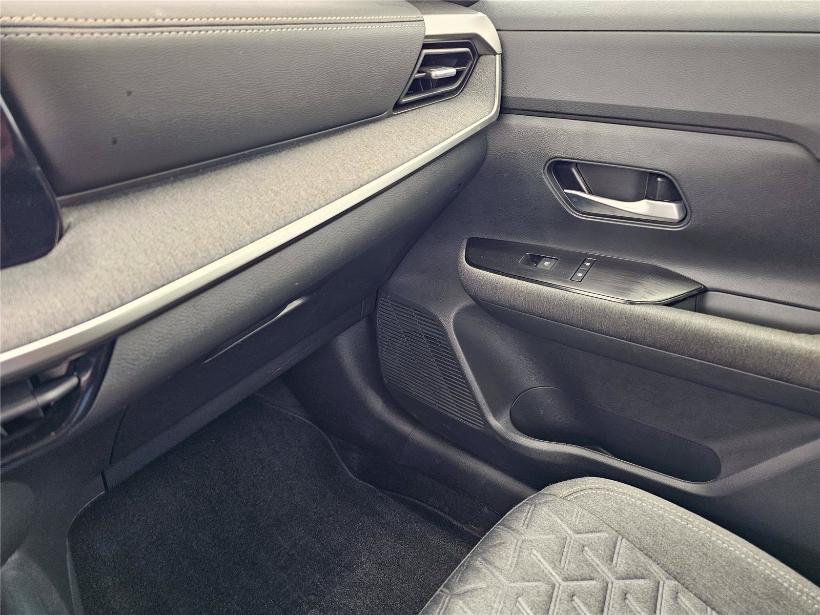 2026 Nissan KICKS SV - Photo 25